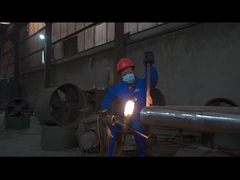 Nguyên liệu ống thép không gỉ được đánh bóng trước khi sản xuất để loại bỏ khuyết tật